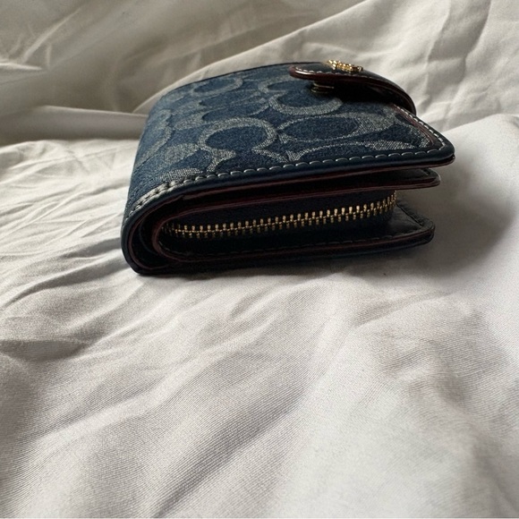 Coach Medium Corner Zip Wallet Denim Signature CZ344 Good Condition - Picture 5 of 16